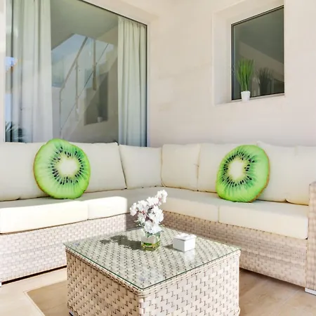 Villa Stunning In