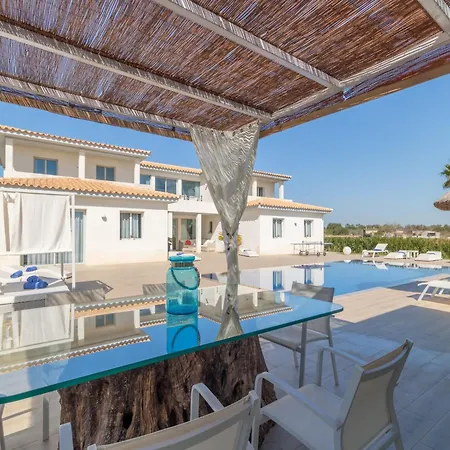 Villa Stunning In